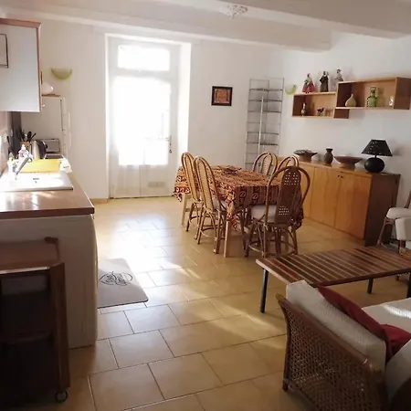 Appartement convivial à Uzès 85 m² avec terrasse_2 公寓